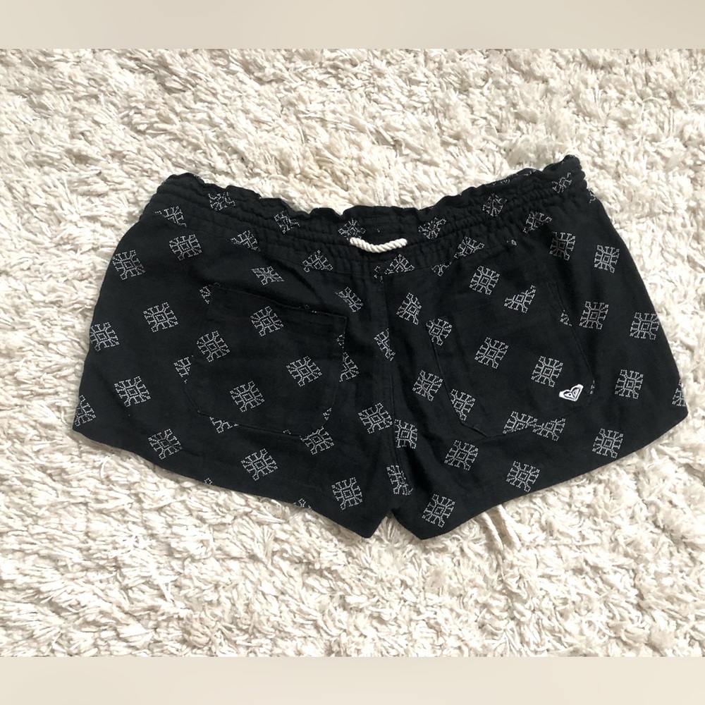 Roxy Shorts - Picture 2 of 4